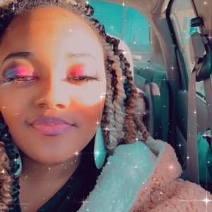 Meet your Posher, Simone